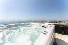 Luxury Penthouse with Rooftop